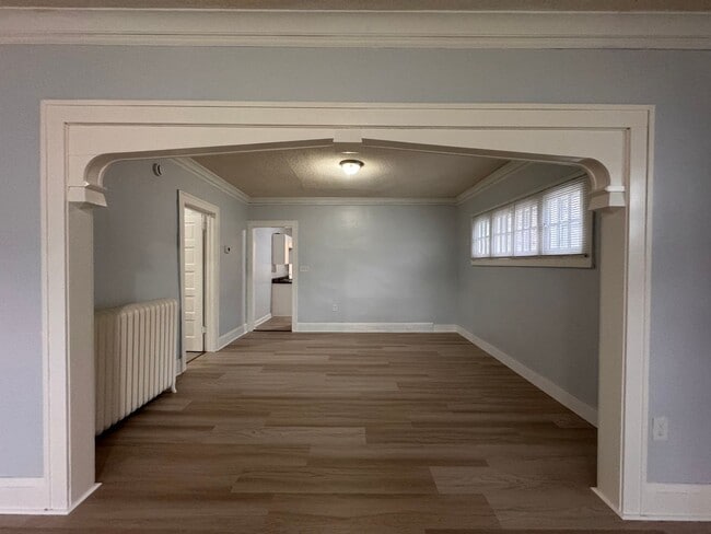 Building Photo - 1429-1431 Knox Ave N