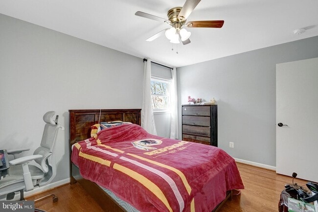 Building Photo - 6608 Spring Valley Dr