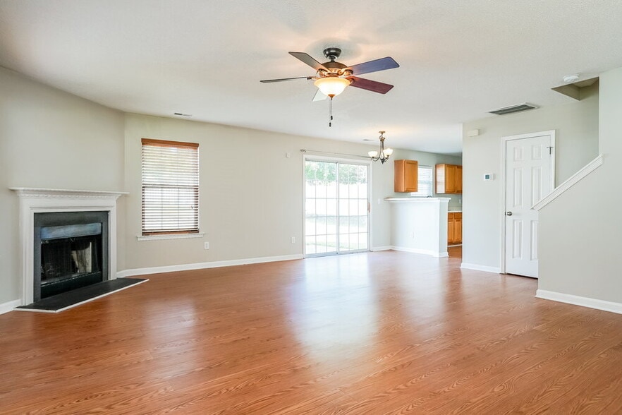 Building Photo - 7330 Great Laurel Dr