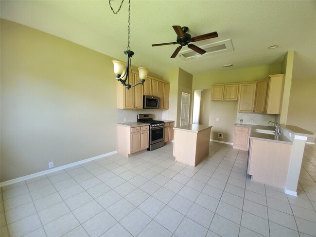 Building Photo - 7610 Broken Oak Ln