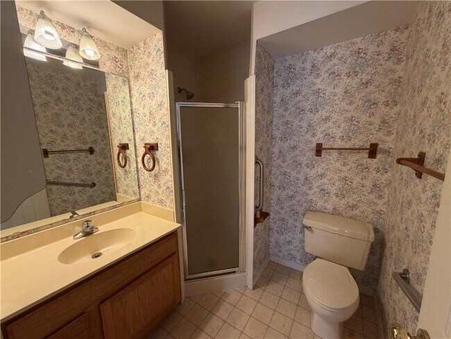 Building Photo - 706 Meghan St