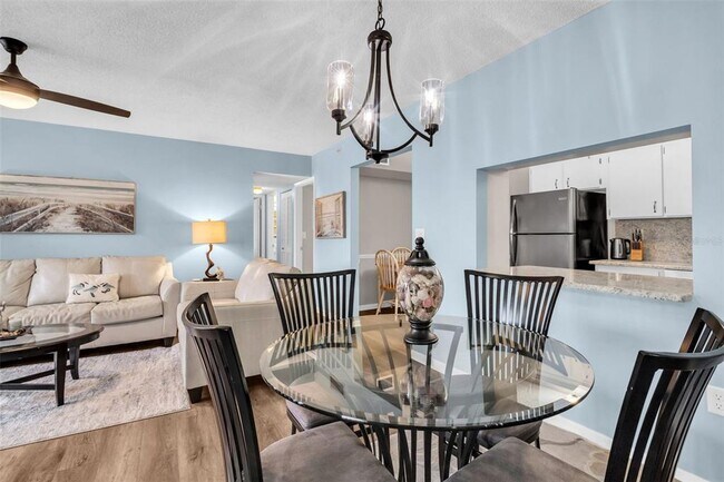 Building Photo - 2523 Pine Ridge Way S