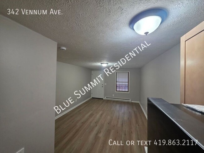 Building Photo - 342 Vennum Ave