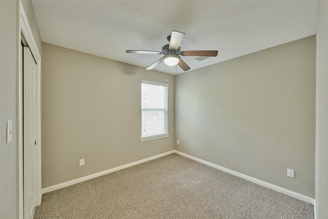 Building Photo - 132 Artesian Way