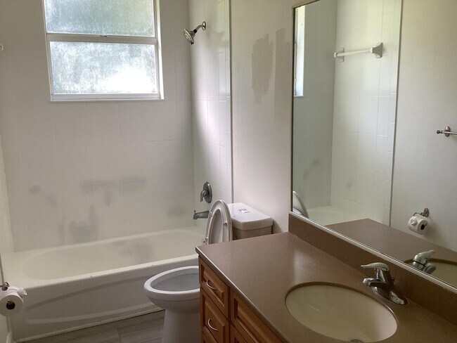 Building Photo - 17119 Alexander Run