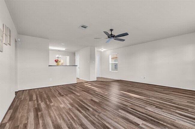 Building Photo - 3050 Thicket Path Way