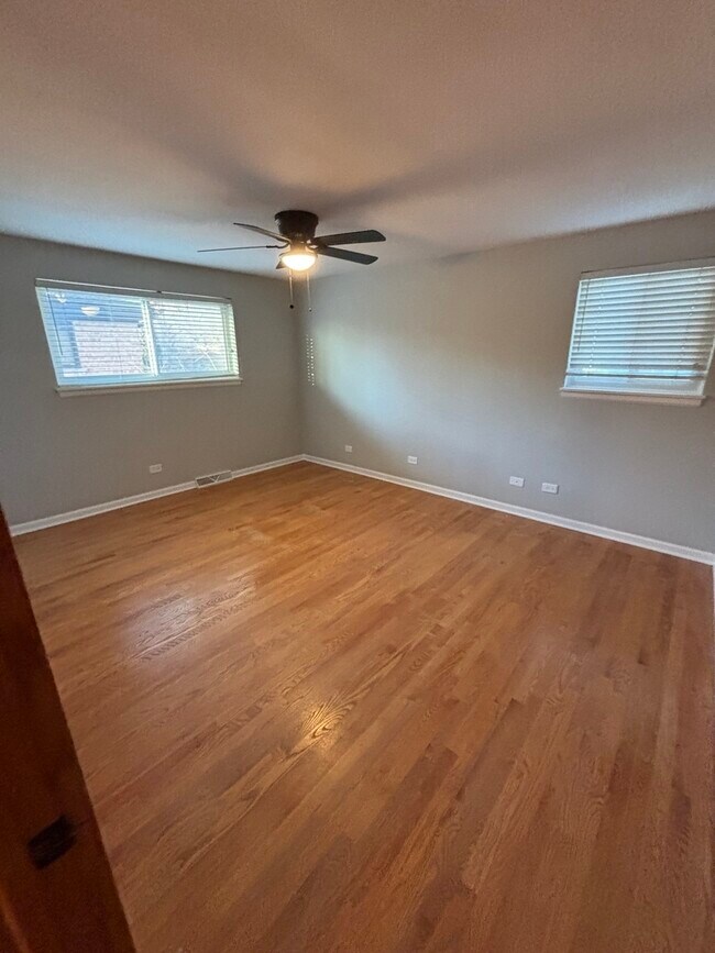 Building Photo - 608 Lavergne Ave