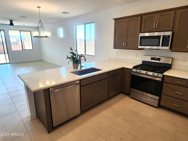 Building Photo - 11214 N 168th Dr