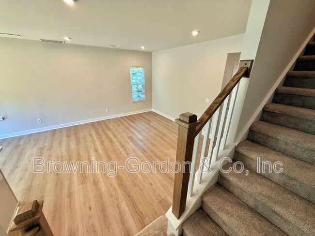 Building Photo - 813 Rivergate Pkwy