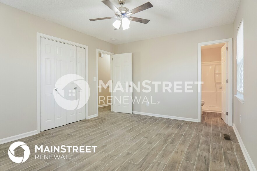 Building Photo - 3110 Sleepy Hollow Dr
