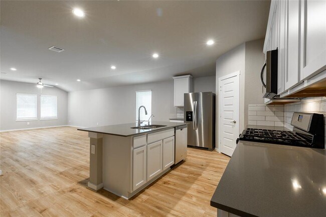 Building Photo - 7730 Rainham Valley Ln