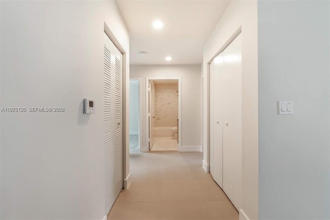 Building Photo - 2561 NE 193rd St