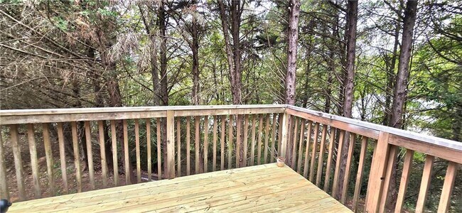 Building Photo - 610 James Ridge Dr