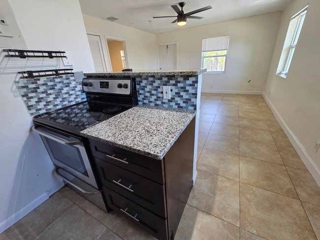 Building Photo - 720 NE 2nd St