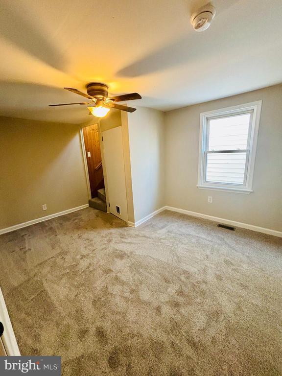 Building Photo - 243 Hall St