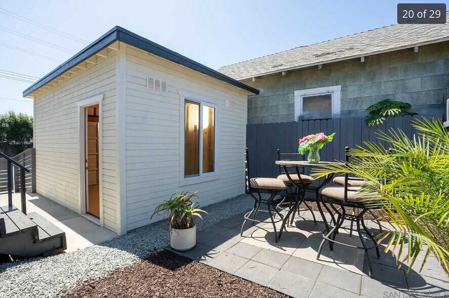 Building Photo - 1038 Sicard St