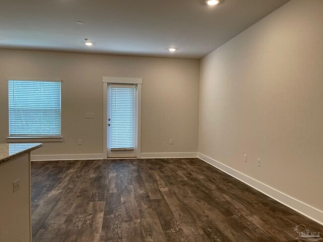 Building Photo - 1650 Iroquois Ct