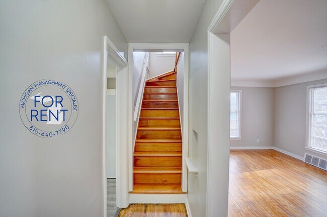 Building Photo - 708 Fremont St