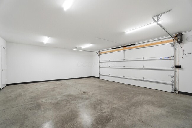 Building Photo - 33 N Blacksmith Ln