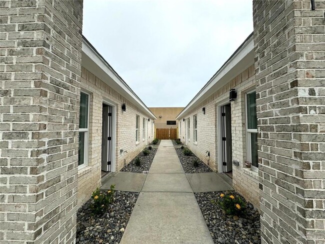 Building Photo - 107 San Jose Dr