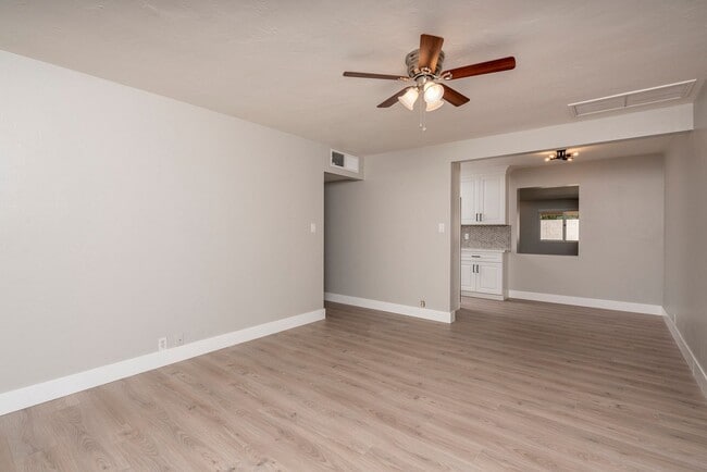 Building Photo - Central Phoenix Rental