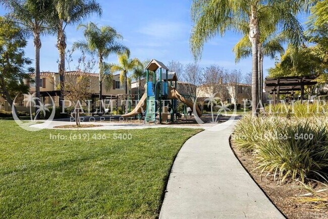 Building Photo - Stunning 4-Bedroom Townhome in Chula Vista...