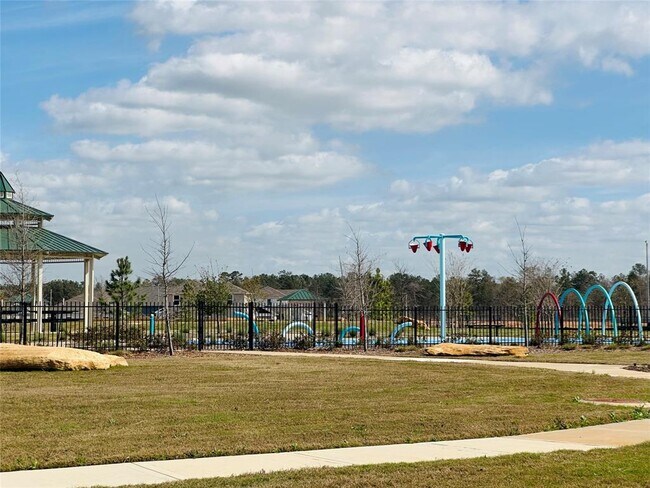 Building Photo - 16477 Blossom Grv Dr