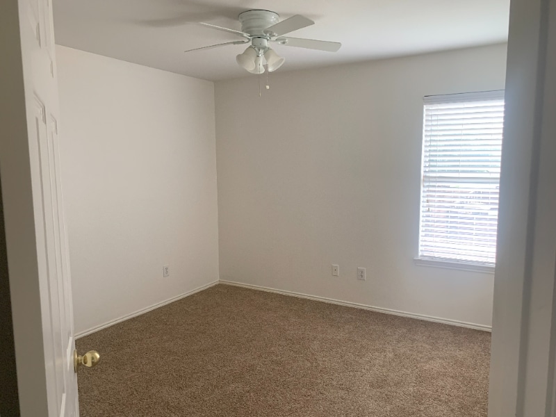 Building Photo - 3204 Paradise Valley Dr