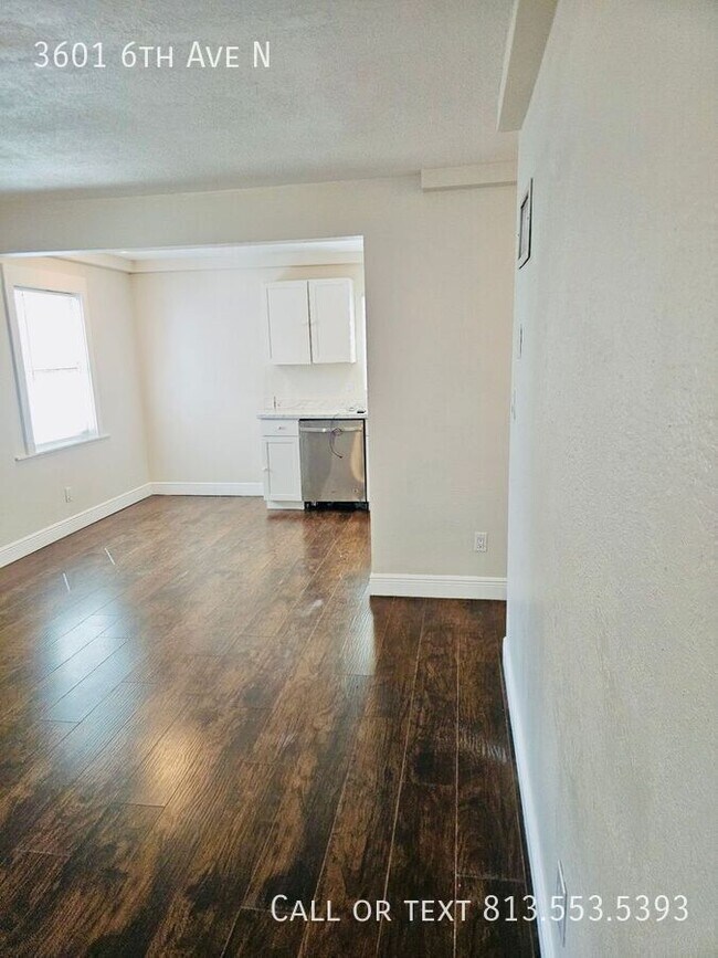 Building Photo - 3601 6th Ave N