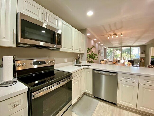 Building Photo - 3010 N Course Dr