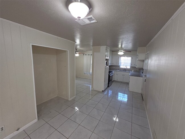 Building Photo - 10315 Carthage Dr