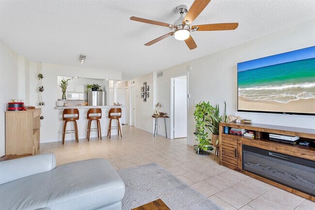 Building Photo - 1800 N Andrews Ave