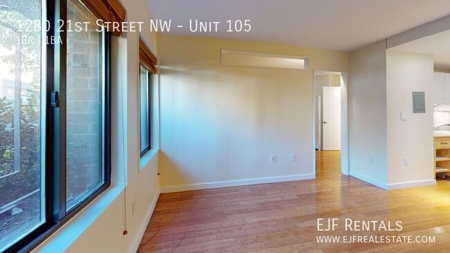 Building Photo - West End One Bedroom With Front Desk, Pack...