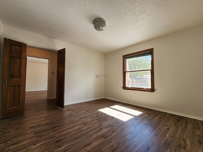 Building Photo - 1207 Cll Luna