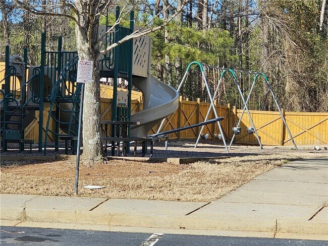 Building Photo - 6185 Crested Moss Dr