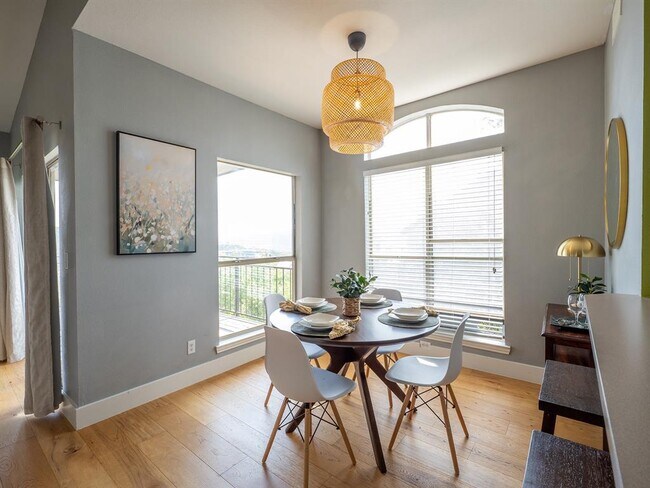 Building Photo - 6000-19 Shepherd Mountain Cove
