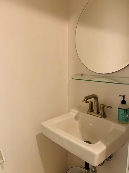 Building Photo - 2473 S Brittany Ln