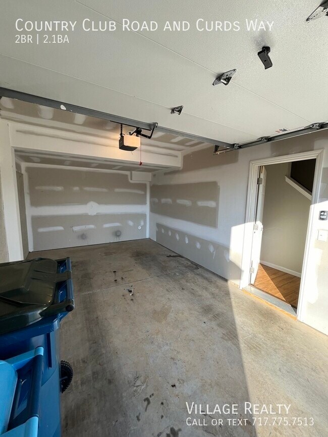 Building Photo - 719 Country Club Rd