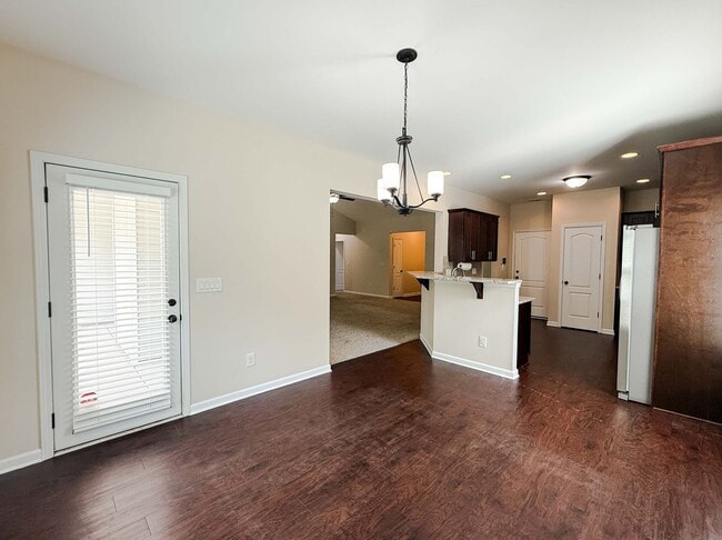 Building Photo - 728 Roanoke Drive