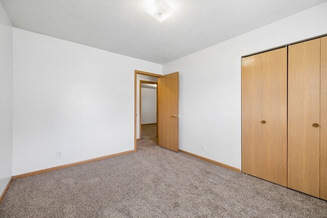 Building Photo - 600-602 Lamont