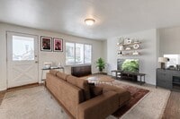 Building Photo - Available August  2026 - Great 3 Bedroom Mt. Washington Home w/ Spacious Open-Living!