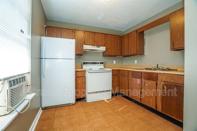 Building Photo - 1315 Huntington Ln