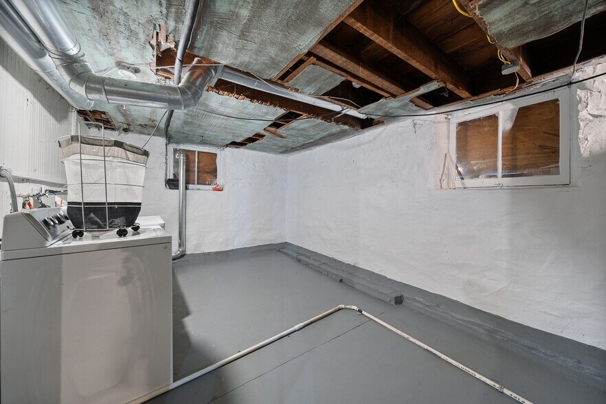 Building Photo - 6165 Waterman Blvd