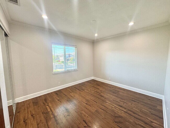 Building Photo - Large Evergreen Home with Solar & Community Pool