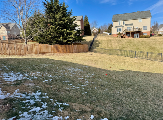 Building Photo - Spacious Two-Story Home in Blacksburg