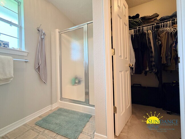 Building Photo - Charming 4-Bedroom Home in Hampton Ridge Estates of Navarre!