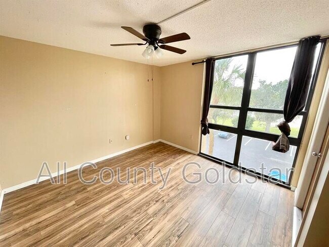Building Photo - 21405 Olean Blvd
