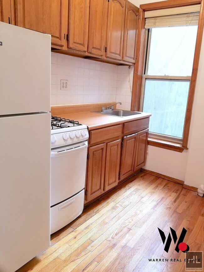 Building Photo - EAST 7 STREET