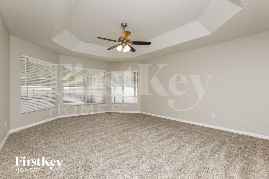 Building Photo - 34333 Shadewood Cir