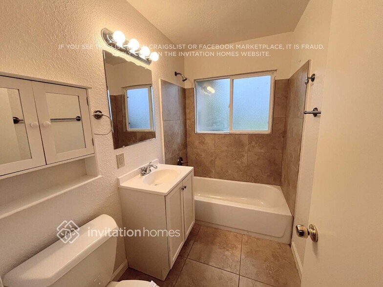 Building Photo - 4640 Plantation Dr